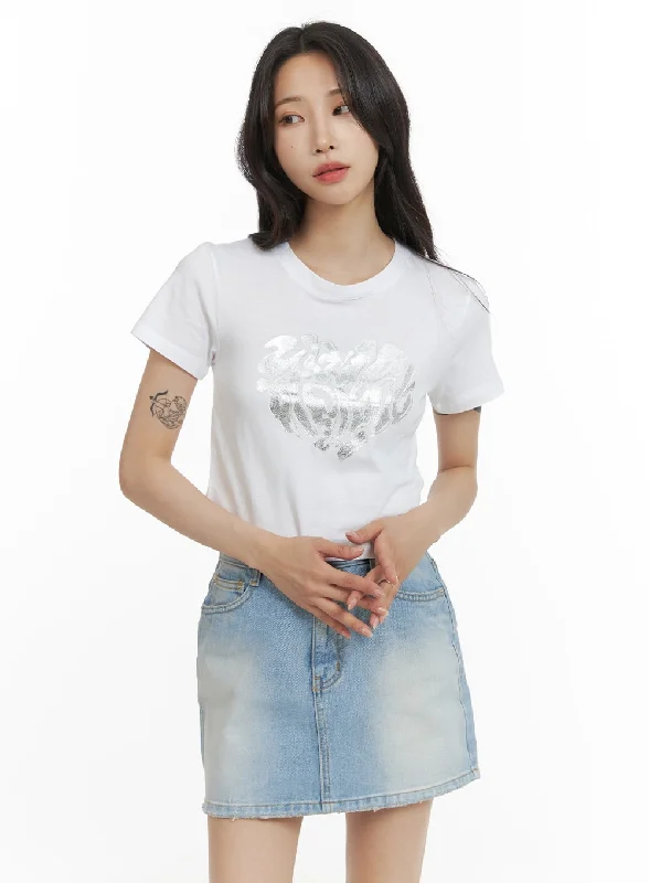 Sleeveless Women's Linen Crop Top in Natural for a Breathable and Casual Summer StyleGraphic Crop Tee CM426