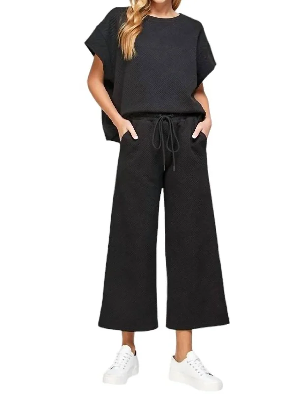 Plus Size Women's Stretch Cotton Tight Trousers in Navy for Comfortable Everyday WearTextured Short Sleeve And Cropped Flare Pant Set In Black