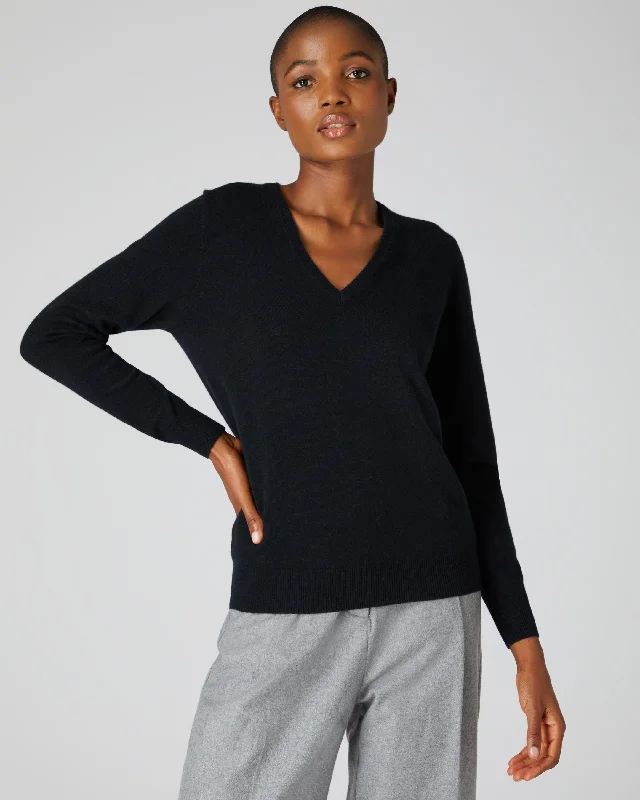 Plus Size Women's Belted Cable Knit SweatersWomen's Phoebe V Neck Cashmere Sweater Black