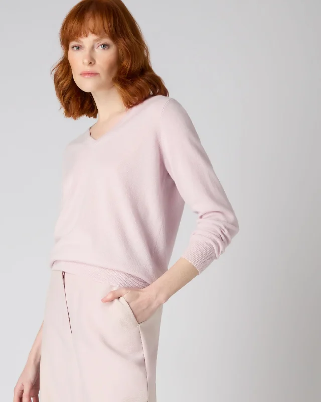 Cropped Women's Angora Blend Sweaters for a Trendy LookWomen's Phoebe V Neck Cashmere Sweater Quartz Pink