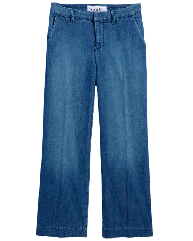 High - waisted women jeans for a flattering silhouetteWestport Wide Leg Chino in 1984 Washed Blue