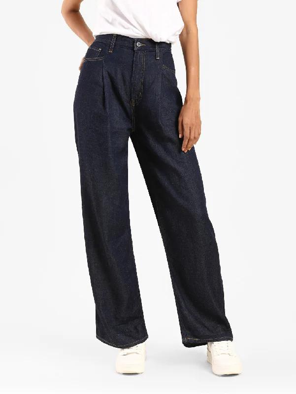 Mom jeans for a nostalgic and casual lookLevi's x Deepika Padukone Pleated High Loose