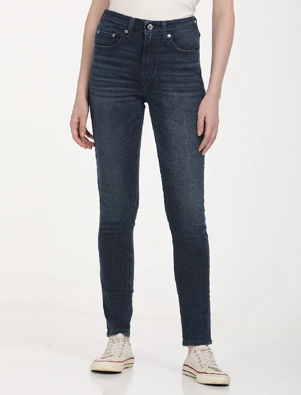 Distressed women jeans for a trendy and edgy lookWomen's High Rise 721 Skinny Navy Jeans