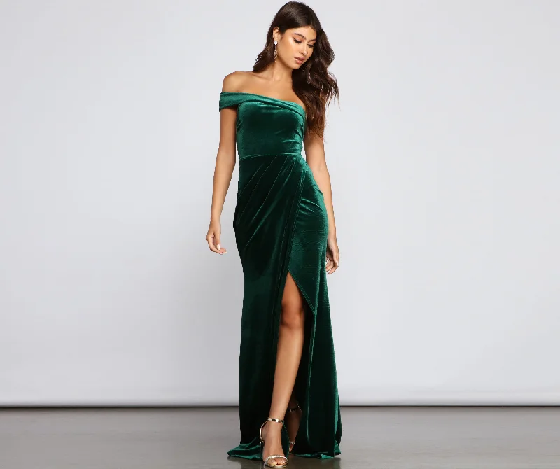 Mermaid - Style Women Dress with a Fitted Silhouette for Special OccasionsCleo Formal One-Shoulder Velvet Dress