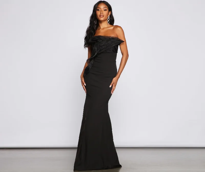 Halter Neck Women Dress to Show Off the Shoulders and NecklineMilena Formal Off The Shoulder Mermaid Dress