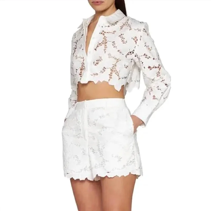 Ruffled Hem Women Shorts to Add a Feminine Touch3D Cotton Lace Shorts In White