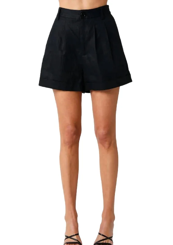 Cargo Women Shorts with Multiple Pockets for FunctionalityLinen Short In Black