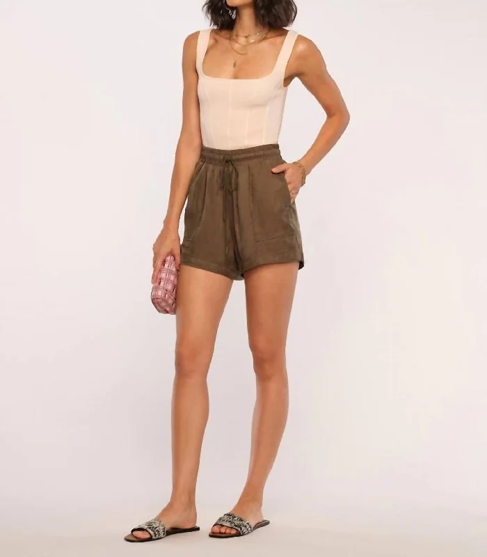 Plus Size Women Shorts with a Comfortable and Stylish FitLlaria Short In Moss