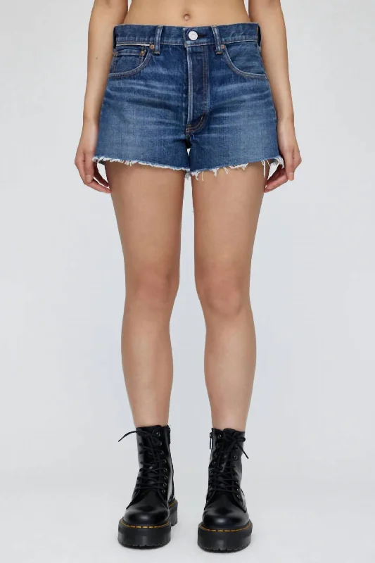 Twill Women Shorts with a Smooth Texture and DurabilityWilson Short In Dark Blue