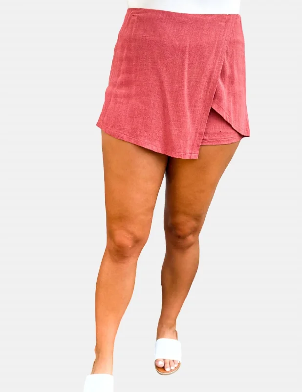 Twill Women Shorts with a Smooth Texture and DurabilityWoven Skort In Brick